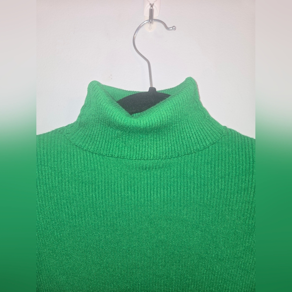Zara Green Turtleneck Sweater with Checkered Sleeves - Picture 3 of 5
